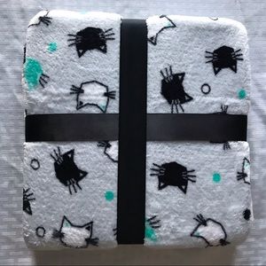 Super Soft Cat Print Plush Throw Blanket NWOT